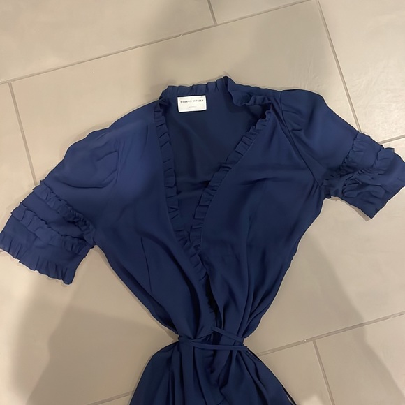 Modern Citizen Navy Wrap Dress. Size Medium. - Picture 2 of 4